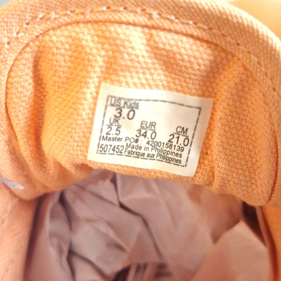 Adorable Girls Velcro Van's Sneakers - Picture 8 of 8